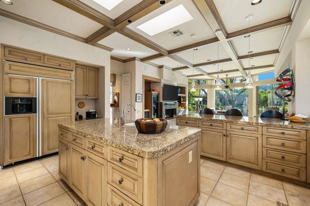 206 Crystal Bay Court, Rancho Mirage, CA 92270