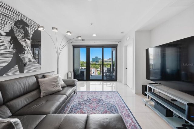 132 MIRROR LAKE 403, St Petersburg, FL 33701