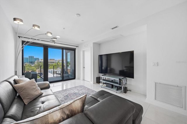132 MIRROR LAKE 403, St Petersburg, FL 33701