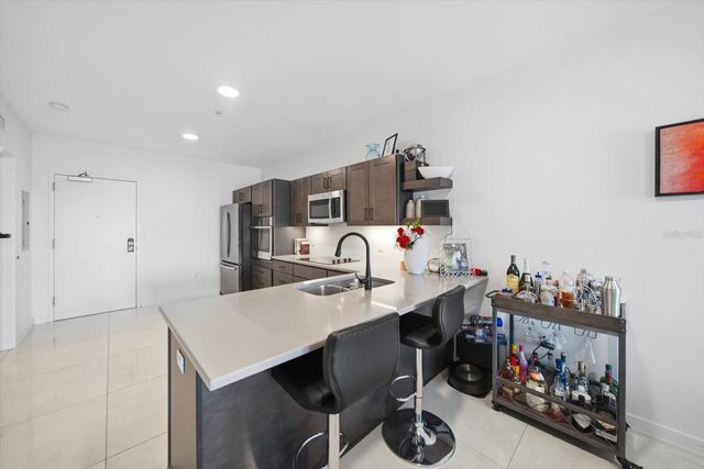 132 MIRROR LAKE 403, St Petersburg, FL 33701
