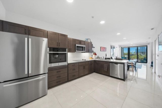 132 MIRROR LAKE 403, St Petersburg, FL 33701