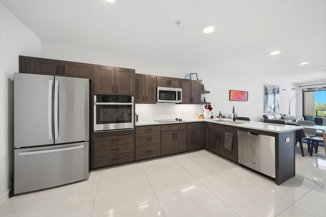 132 MIRROR LAKE 403, St Petersburg, FL 33701