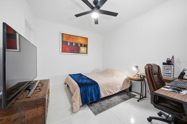 132 MIRROR LAKE 403, St Petersburg, FL 33701