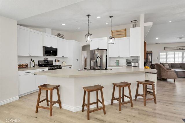 14825 Pela Road, Apple Valley, CA 92307
