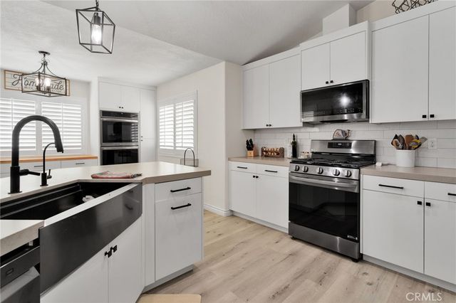 14825 Pela Road, Apple Valley, CA 92307