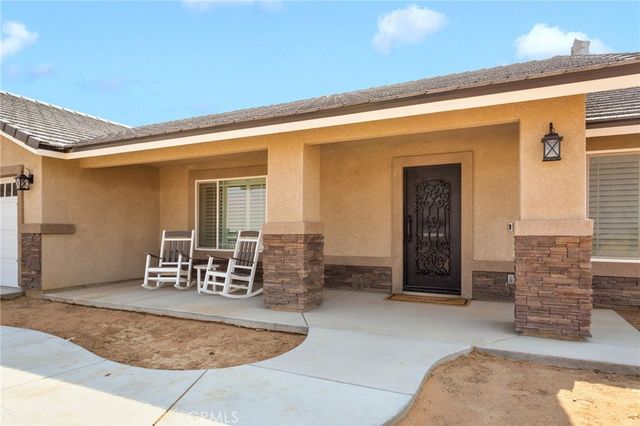 14825 Pela Road, Apple Valley, CA 92307