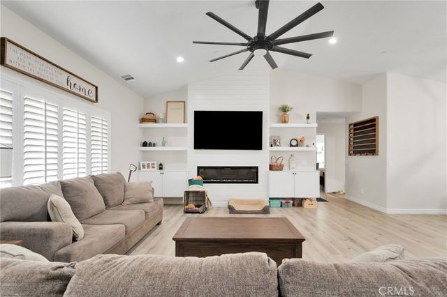 14825 Pela Road, Apple Valley, CA 92307