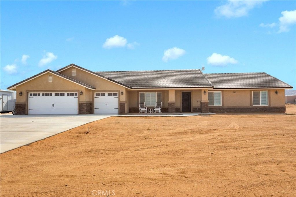 14825 Pela Road, Apple Valley, CA 92307
