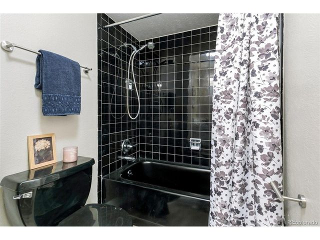 824 S Lewis St, Lakewood, CO 80226