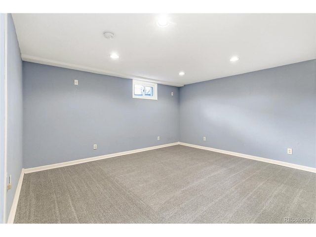 824 S Lewis St, Lakewood, CO 80226