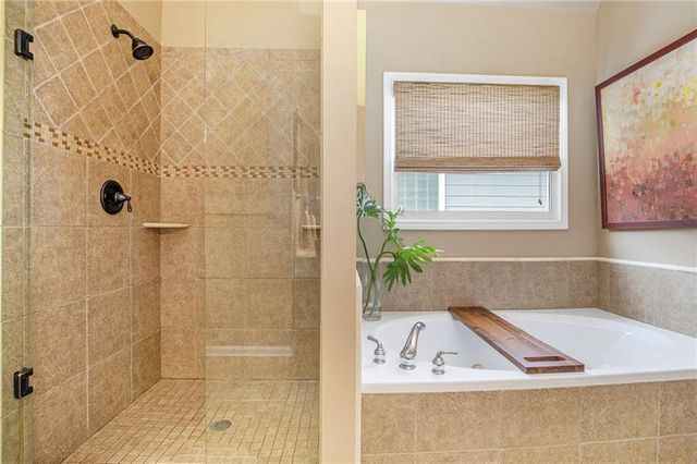 2105 Adams Overlook NW, Atlanta, GA 30318