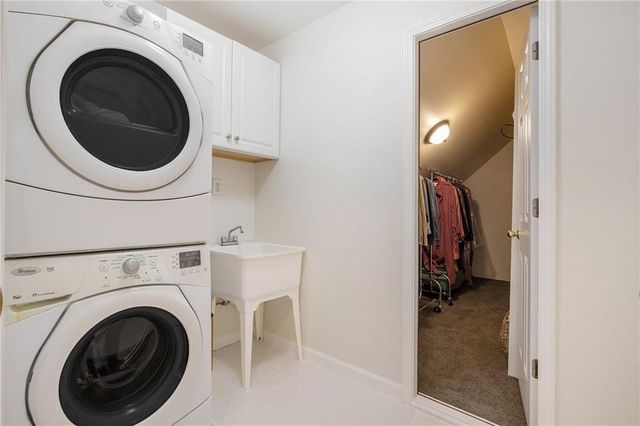 2105 Adams Overlook NW, Atlanta, GA 30318