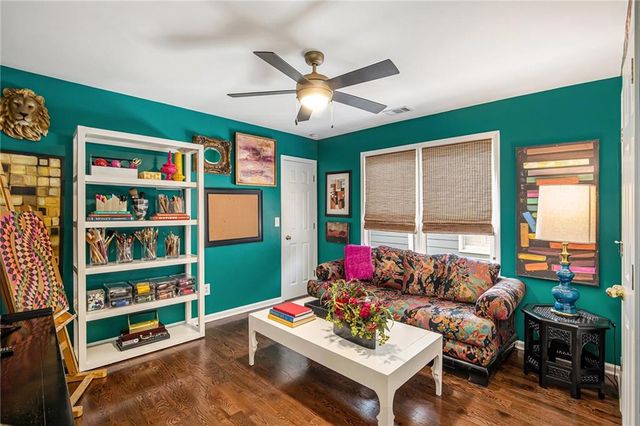 2105 Adams Overlook NW, Atlanta, GA 30318