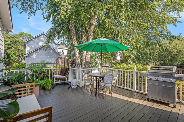 2105 Adams Overlook NW, Atlanta, GA 30318