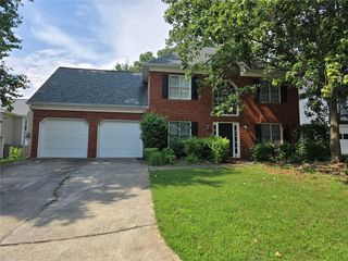 724 Jamie Way NE, Woodstock, GA 30188
