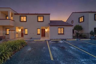 2421 W 52nd Pl 2-1, Hialeah, FL 33016