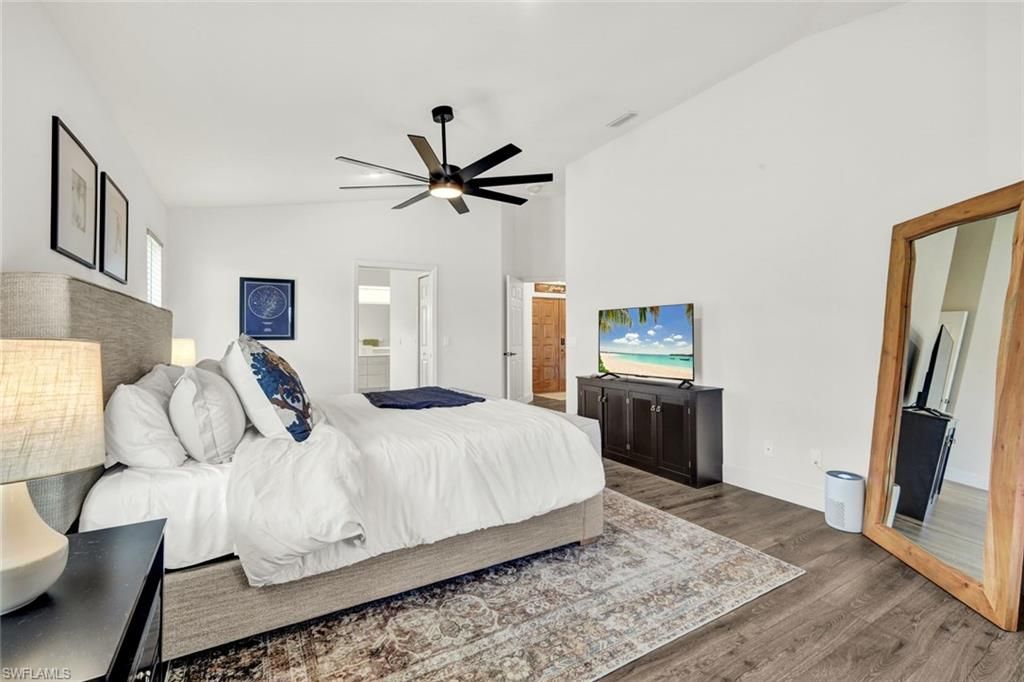 Image 11 of property listing at 17 15th AVE, Cape Coral, FL 33990