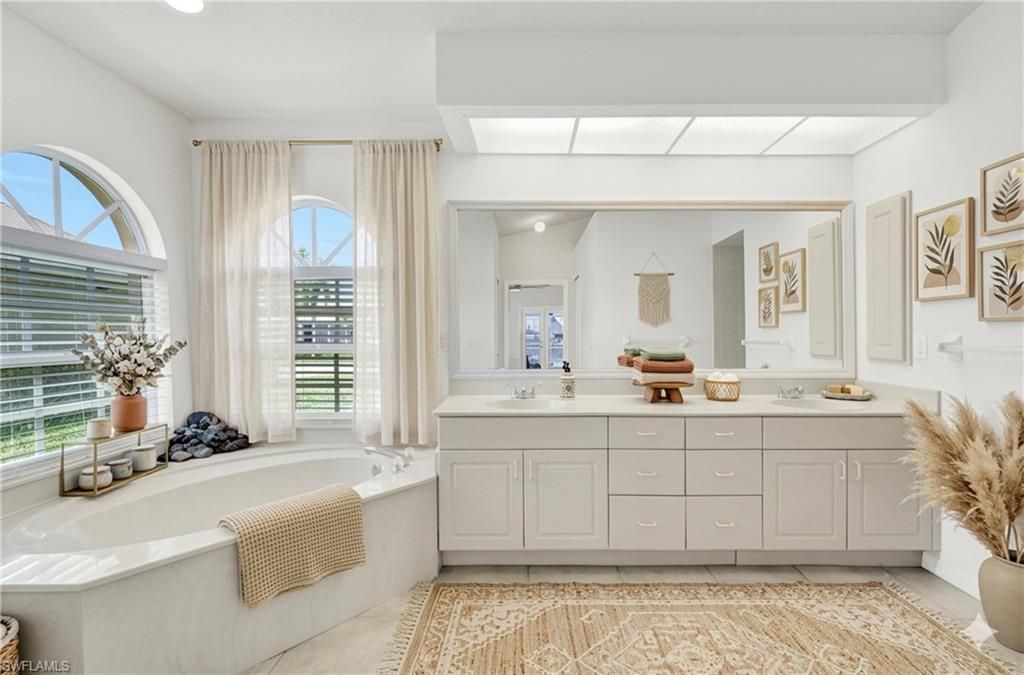 Image 12 of property listing at 17 15th AVE, Cape Coral, FL 33990