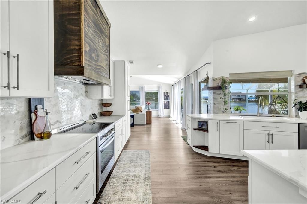 Image 3 of property listing at 17 15th AVE, Cape Coral, FL 33990