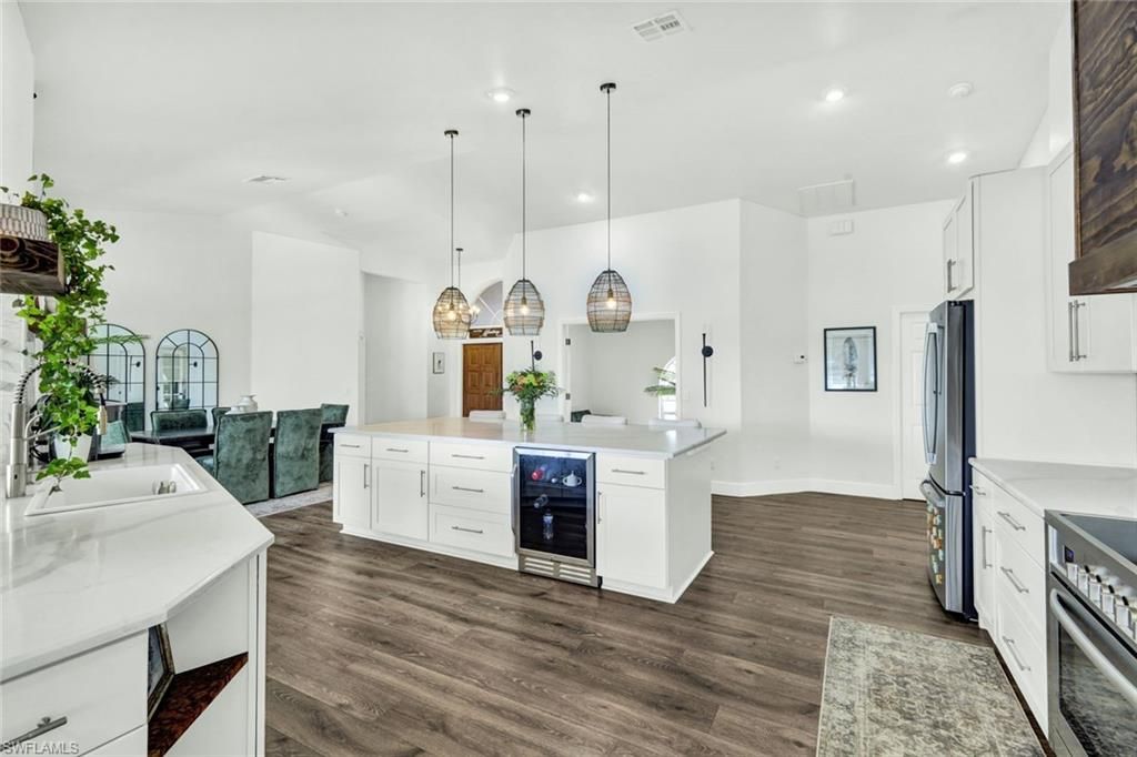 Image 9 of property listing at 17 15th AVE, Cape Coral, FL 33990