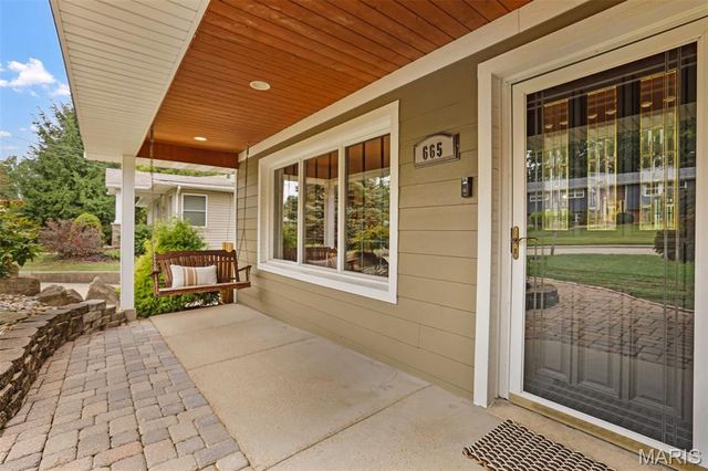 665 E Lake Drive, Edwardsville, IL 62025