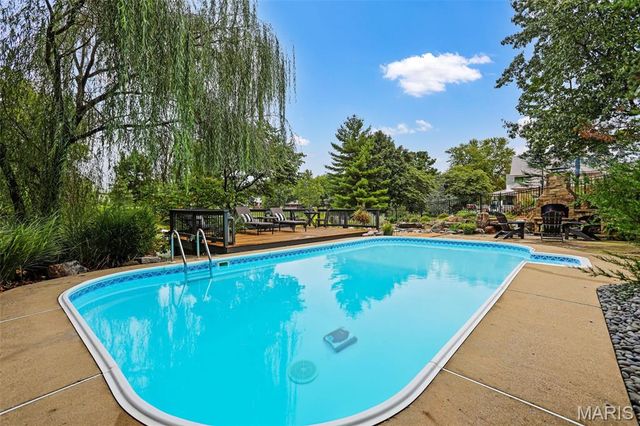 665 E Lake Drive, Edwardsville, IL 62025