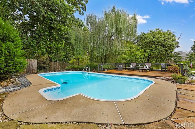 665 E Lake Drive, Edwardsville, IL 62025