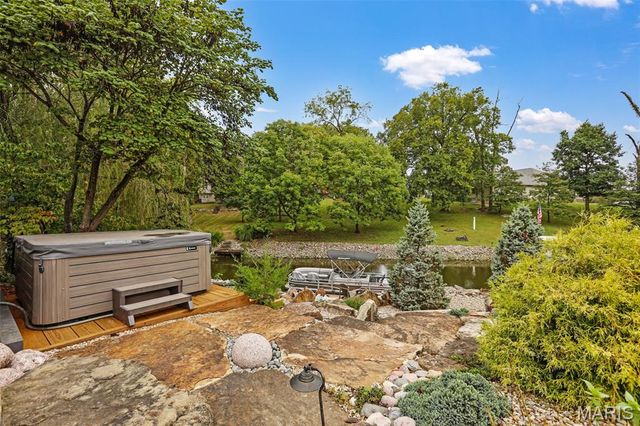 665 E Lake Drive, Edwardsville, IL 62025