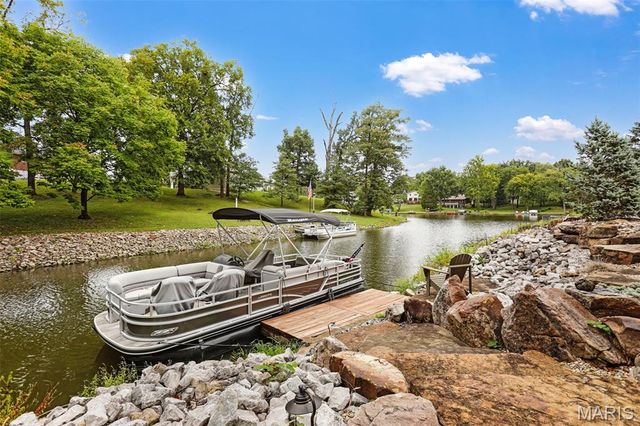 665 E Lake Drive, Edwardsville, IL 62025