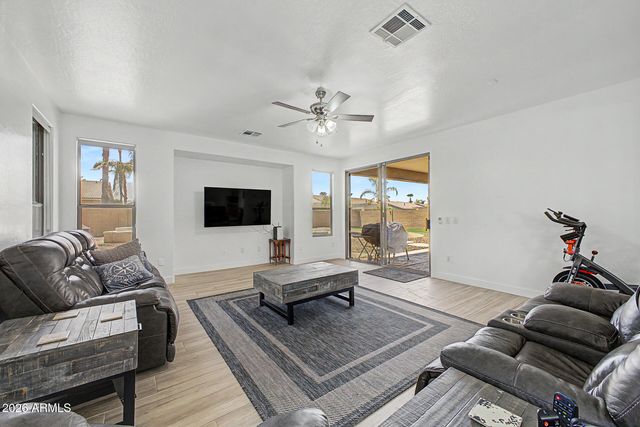 9557 E MESETO Avenue, Mesa, AZ 85209