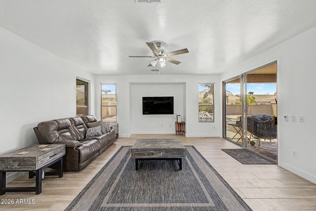 9557 E MESETO Avenue, Mesa, AZ 85209