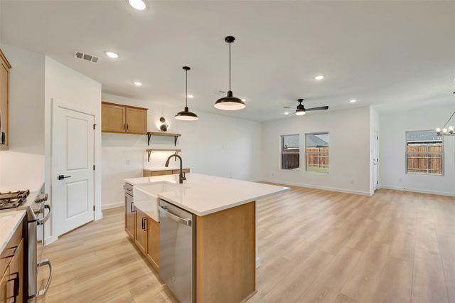 524 Brookside Drive, Van Alstyne, TX 75495