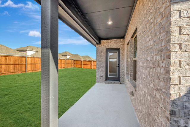 524 Brookside Drive, Van Alstyne, TX 75495