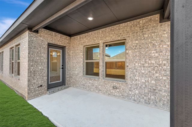 524 Brookside Drive, Van Alstyne, TX 75495