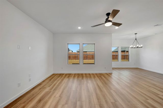 524 Brookside Drive, Van Alstyne, TX 75495