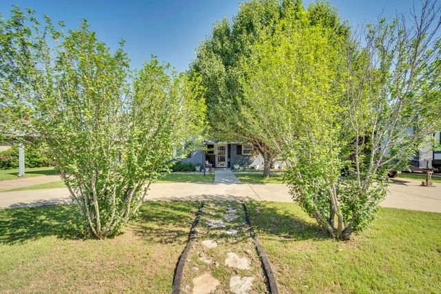 1104 Sheridan Lane, Cleburne, TX 76033