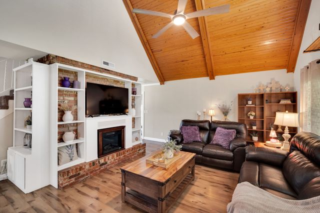1104 Sheridan Lane, Cleburne, TX 76033
