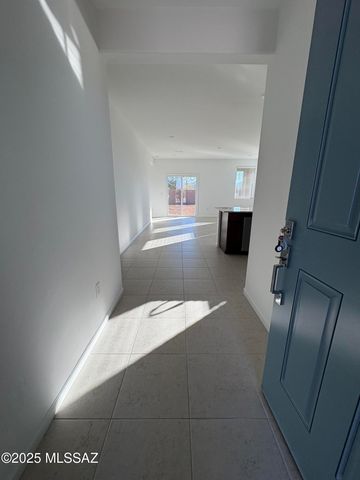 8756 E Crimson Snowberry Way, Vail, AZ 85641