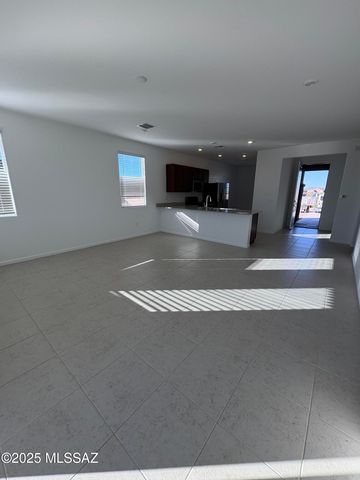 8756 E Crimson Snowberry Way, Vail, AZ 85641