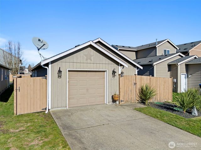 14465 100th Avenue SE, Yelm, WA 98597
