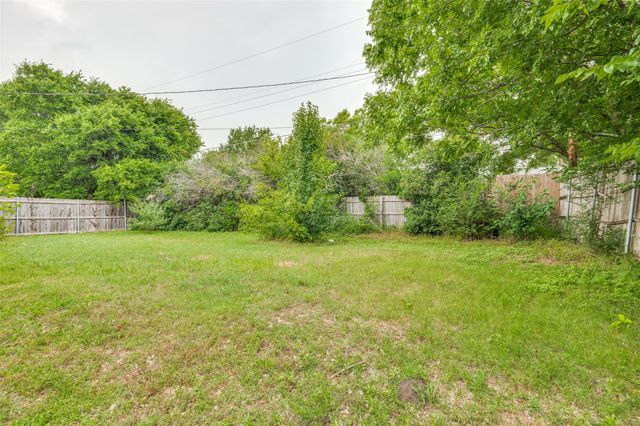 125 London Lane, Glenn Heights, TX 75154