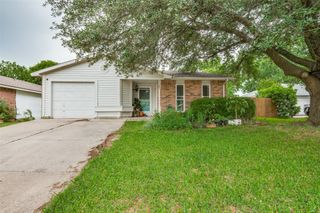 125 London Lane, Glenn Heights, TX 75154