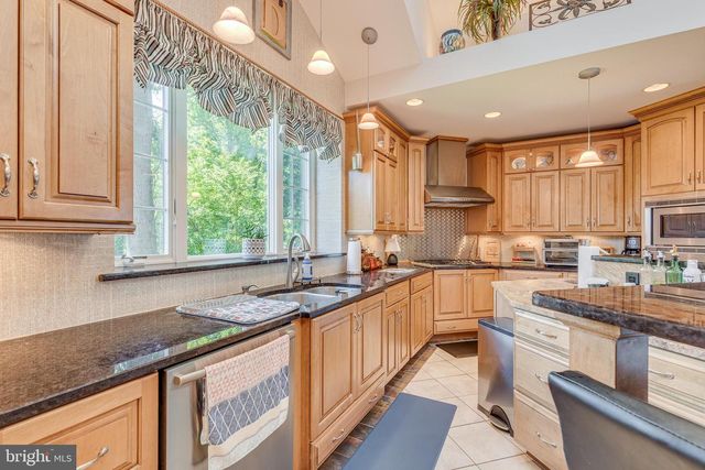 3 KENNETH CT, Hamilton, NJ 08620