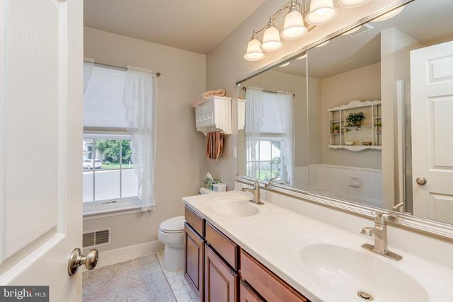 3 KENNETH CT, Hamilton, NJ 08620