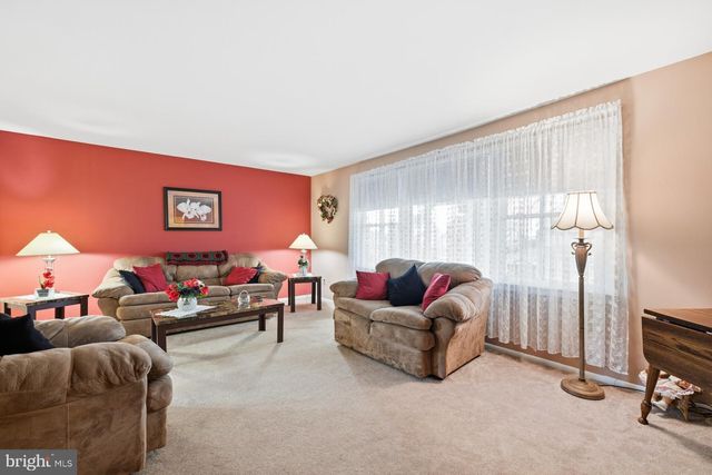 516 WINCHESTER RD, Warminster, PA 18974