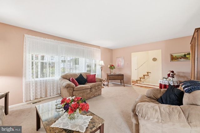 516 WINCHESTER RD, Warminster, PA 18974