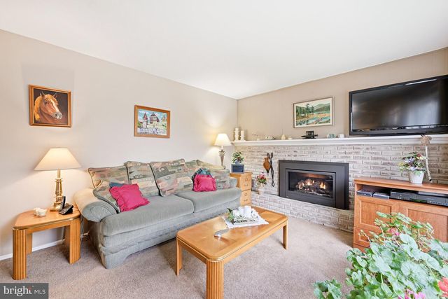 516 WINCHESTER RD, Warminster, PA 18974