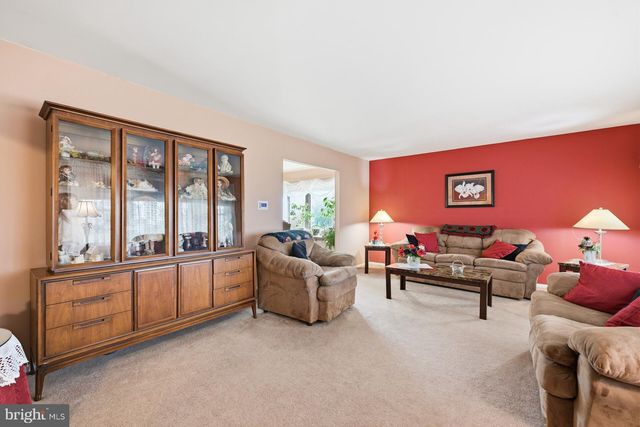 516 WINCHESTER RD, Warminster, PA 18974