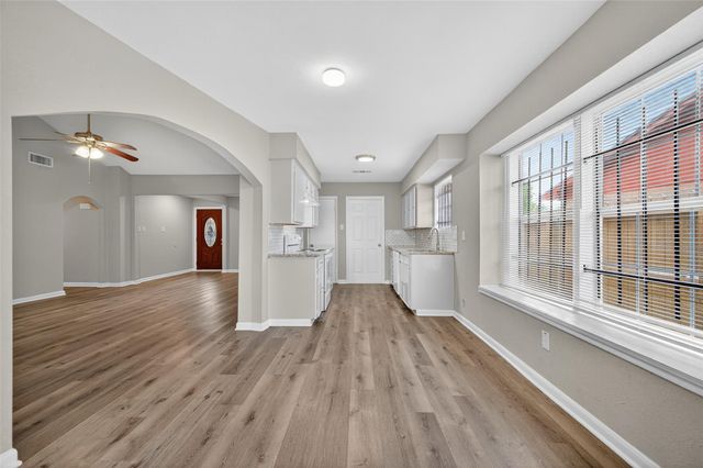 5243 Wickview Lane, Houston, TX 77053