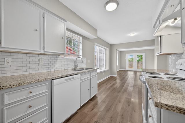 5243 Wickview Lane, Houston, TX 77053